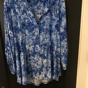Beautiful woman’s blouse  3/4 sleeves